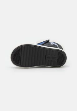 Friboo Star Wars R2-D2 - Snow Boots - Botas Para La Nieve - Black -Tienda de moda infantil. 15c1d0aa1ccd4069859e9062e82608c1